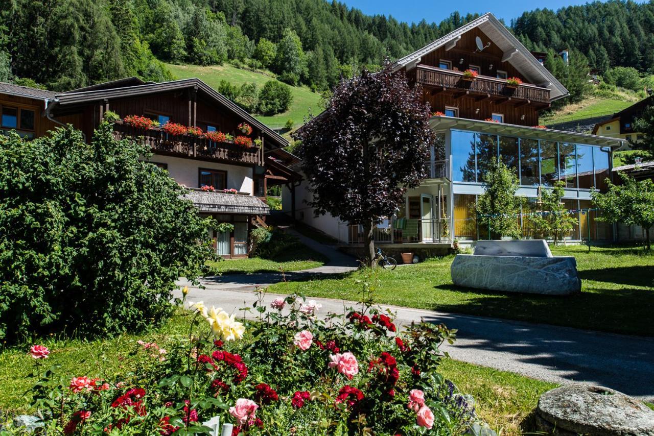 Landhaus Alpenrose - Feriendomizile Pichler Hotell Heiligenblut Exteriör bild