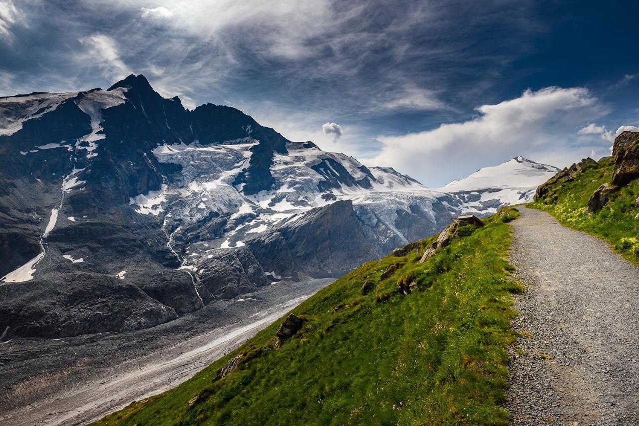 Landhaus Alpenrose - Feriendomizile Pichler Hotell Heiligenblut Exteriör bild